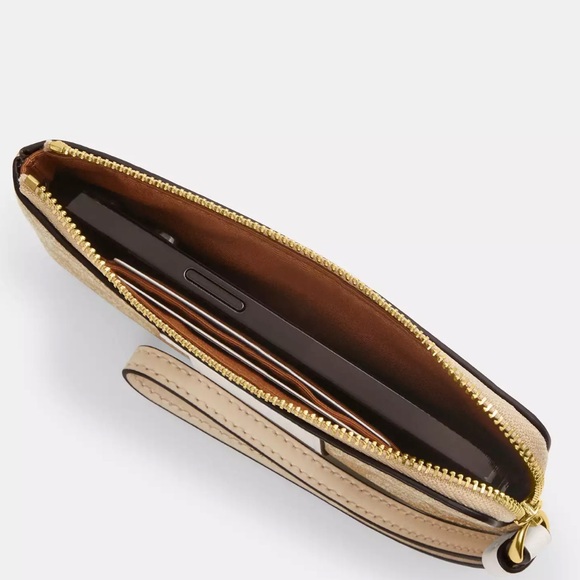 Coach Corner Zip Wristlet With Leopard Print - Picture 3 of 3